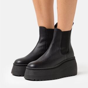 Steve Madden wedge platform ankle Chelsea boots